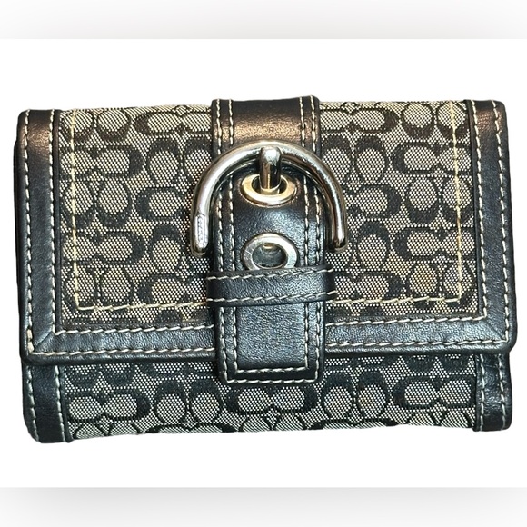 Coach Signature Wallet - Picture 2 of 9